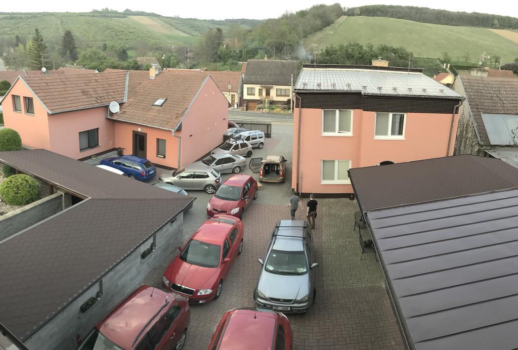Penzion U Kraliku Kurdejov Exterior photo